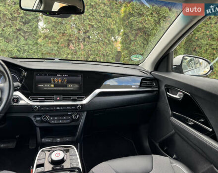 Сірий Кіа Niro, об'ємом двигуна 0 л та пробігом 141 тис. км за 17799 $, фото 44 на Automoto.ua