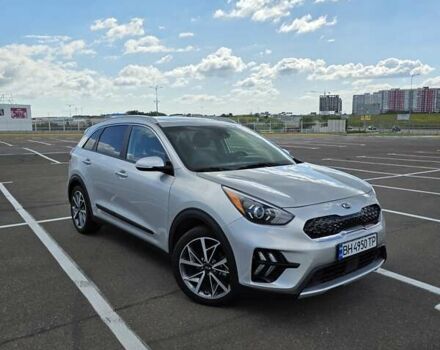 Серый Киа Niro, объемом двигателя 1.58 л и пробегом 55 тыс. км за 23500 $, фото 9 на Automoto.ua