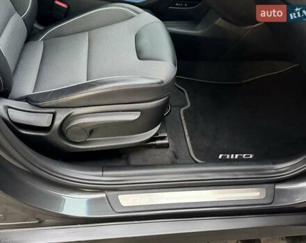 Серый Киа Niro, объемом двигателя 0 л и пробегом 47 тыс. км за 23890 $, фото 20 на Automoto.ua