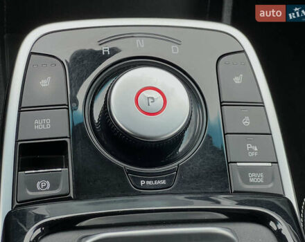 Серый Киа Niro, объемом двигателя 0 л и пробегом 107 тыс. км за 20903 $, фото 51 на Automoto.ua