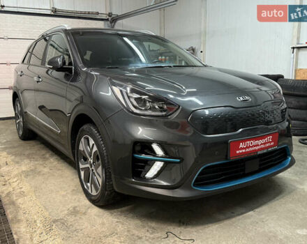 Сірий Кіа Niro, об'ємом двигуна 0 л та пробігом 97 тис. км за 22900 $, фото 23 на Automoto.ua