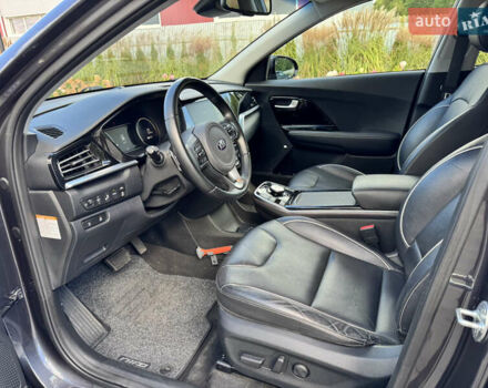 Сірий Кіа Niro, об'ємом двигуна 0 л та пробігом 138 тис. км за 19900 $, фото 14 на Automoto.ua