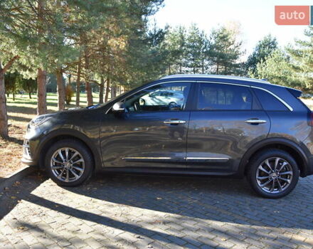 Сірий Кіа Niro, об'ємом двигуна 0 л та пробігом 99 тис. км за 22880 $, фото 13 на Automoto.ua