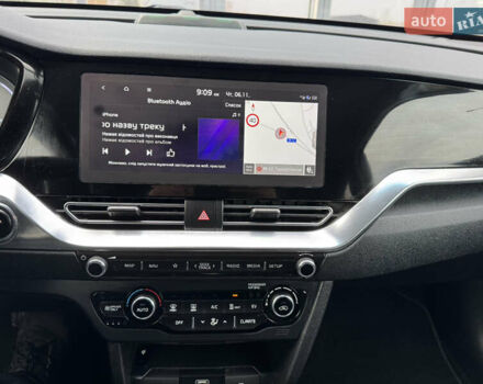 Серый Киа Niro, объемом двигателя 0 л и пробегом 147 тыс. км за 18450 $, фото 68 на Automoto.ua