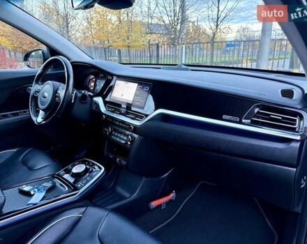 Киа Niro 2021 в Бердичеве на Automoto.ua Серый Киа Niro, объемом двигателя 0 л и пробегом 82 тыс. км за 19250 $, фото 80 на Automoto.ua