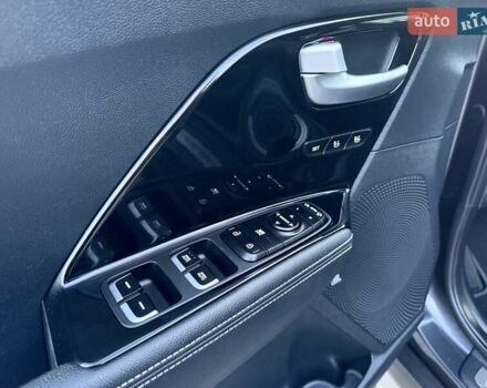 Киа Niro 2021 в Бердичеве на Automoto.ua Серый Киа Niro, объемом двигателя 0 л и пробегом 82 тыс. км за 19250 $, фото 42 на Automoto.ua