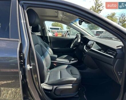 Серый Киа Niro, объемом двигателя 0 л и пробегом 97 тыс. км за 22200 $, фото 70 на Automoto.ua
