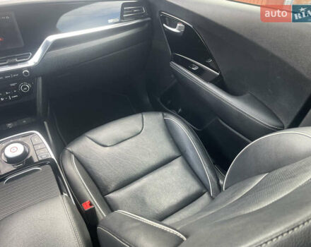 Сірий Кіа Niro, об'ємом двигуна 0 л та пробігом 140 тис. км за 18500 $, фото 32 на Automoto.ua