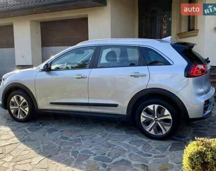 Серый Киа Niro, объемом двигателя 0 л и пробегом 59 тыс. км за 21299 $, фото 11 на Automoto.ua