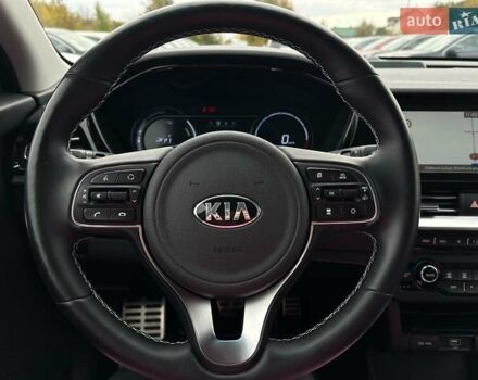 Серый Киа Niro, объемом двигателя 0 л и пробегом 62 тыс. км за 23600 $, фото 44 на Automoto.ua