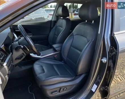 Серый Киа Niro, объемом двигателя 0 л и пробегом 67 тыс. км за 23400 $, фото 29 на Automoto.ua