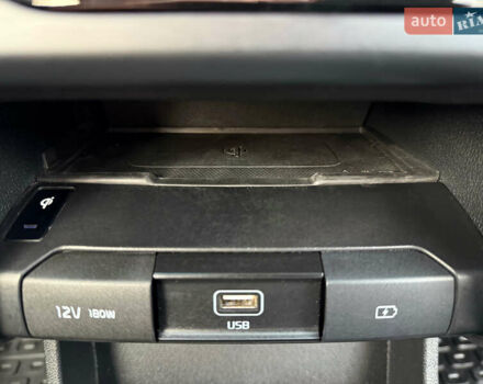 Серый Киа Niro, объемом двигателя 0 л и пробегом 82 тыс. км за 22900 $, фото 61 на Automoto.ua