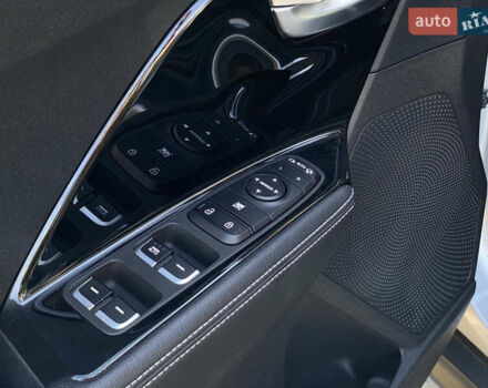 Серый Киа Niro, объемом двигателя 0 л и пробегом 59 тыс. км за 21299 $, фото 18 на Automoto.ua