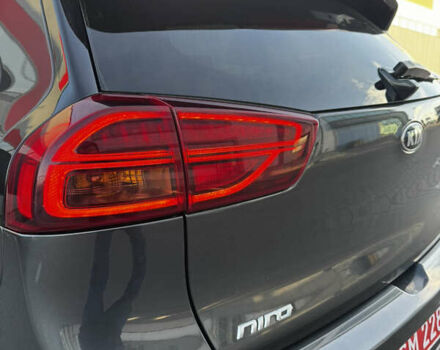 Серый Киа Niro, объемом двигателя 0 л и пробегом 86 тыс. км за 23400 $, фото 82 на Automoto.ua