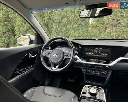 Сірий Кіа Niro, об'ємом двигуна 0 л та пробігом 141 тис. км за 17799 $, фото 45 на Automoto.ua