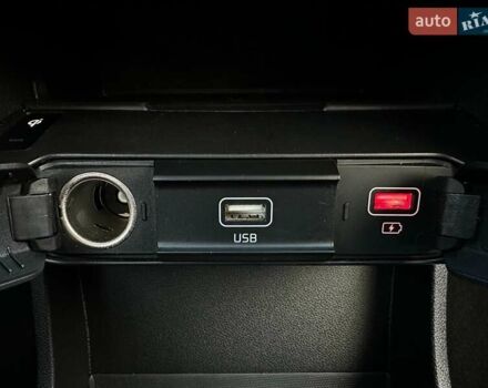 Серый Киа Niro, объемом двигателя 0 л и пробегом 54 тыс. км за 23900 $, фото 64 на Automoto.ua