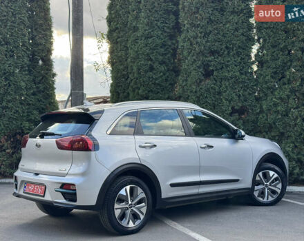 Сірий Кіа Niro, об'ємом двигуна 0 л та пробігом 141 тис. км за 17799 $, фото 10 на Automoto.ua