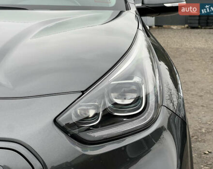 Серый Киа Niro, объемом двигателя 0 л и пробегом 107 тыс. км за 20903 $, фото 10 на Automoto.ua