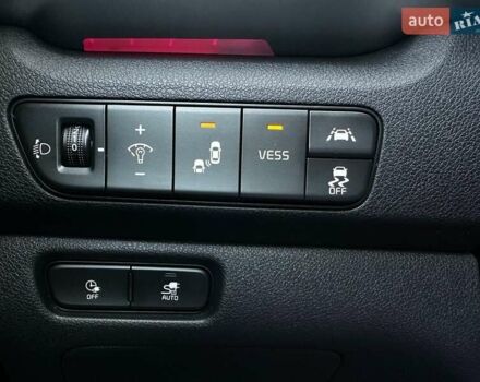 Сірий Кіа Niro, об'ємом двигуна 0 л та пробігом 37 тис. км за 24600 $, фото 41 на Automoto.ua