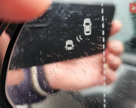 Сірий Кіа Niro, об'ємом двигуна 0 л та пробігом 106 тис. км за 20950 $, фото 8 на Automoto.ua