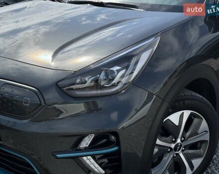 Серый Киа Niro, объемом двигателя 0 л и пробегом 62 тыс. км за 22450 $, фото 3 на Automoto.ua