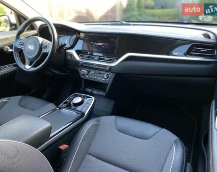 Серый Киа Niro, объемом двигателя 0 л и пробегом 59 тыс. км за 21299 $, фото 31 на Automoto.ua