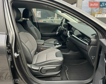 Сірий Кіа Niro, об'ємом двигуна 0 л та пробігом 52 тис. км за 22999 $, фото 58 на Automoto.ua