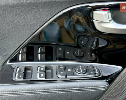 Киа Niro 2021 в Самборе на Automoto.ua Серый Киа Niro, объемом двигателя 0 л и пробегом 107 тыс. км за 19500 $, фото 13 на Automoto.ua