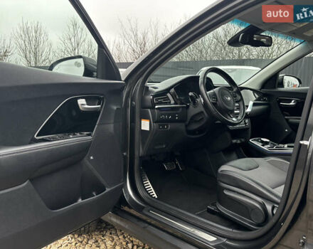 Серый Киа Niro, объемом двигателя 0 л и пробегом 39 тыс. км за 23100 $, фото 21 на Automoto.ua