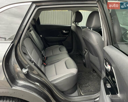 Сірий Кіа Niro, об'ємом двигуна 0 л та пробігом 52 тис. км за 22999 $, фото 22 на Automoto.ua