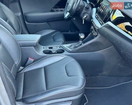 Серый Киа Niro, объемом двигателя 1.6 л и пробегом 57 тыс. км за 24900 $, фото 22 на Automoto.ua