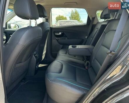 Серый Киа Niro, объемом двигателя 0 л и пробегом 97 тыс. км за 22200 $, фото 60 на Automoto.ua