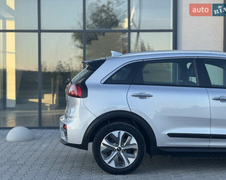 Серый Киа Niro, объемом двигателя 0 л и пробегом 139 тыс. км за 17999 $, фото 22 на Automoto.ua