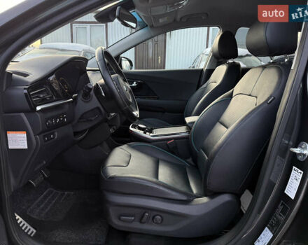 Сірий Кіа Niro, об'ємом двигуна 0 л та пробігом 97 тис. км за 22900 $, фото 34 на Automoto.ua