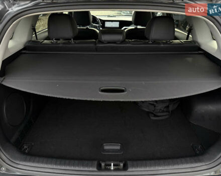 Серый Киа Niro, объемом двигателя 0 л и пробегом 82 тыс. км за 22900 $, фото 88 на Automoto.ua