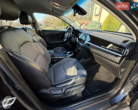 Серый Киа Niro, объемом двигателя 0 л и пробегом 157 тыс. км за 18350 $, фото 27 на Automoto.ua