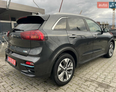 Сірий Кіа Niro, об'ємом двигуна 0 л та пробігом 52 тис. км за 22999 $, фото 11 на Automoto.ua