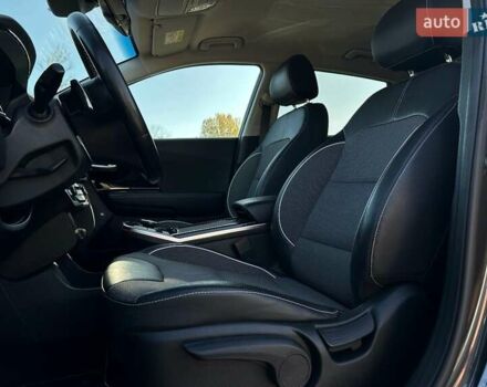 Сірий Кіа Niro, об'ємом двигуна 0 л та пробігом 37 тис. км за 24600 $, фото 35 на Automoto.ua