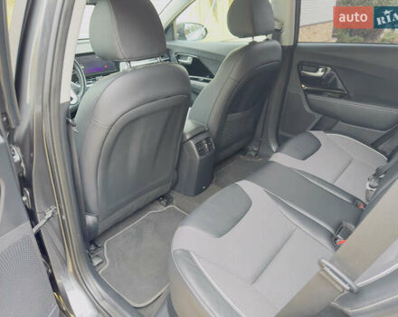 Серый Киа Niro, объемом двигателя 0 л и пробегом 137 тыс. км за 18950 $, фото 31 на Automoto.ua