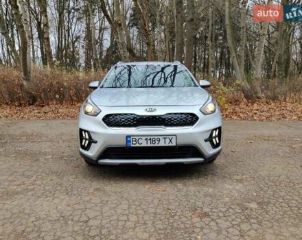 Сірий Кіа Niro, об'ємом двигуна 1.58 л та пробігом 115 тис. км за 19800 $, фото 4 на Automoto.ua