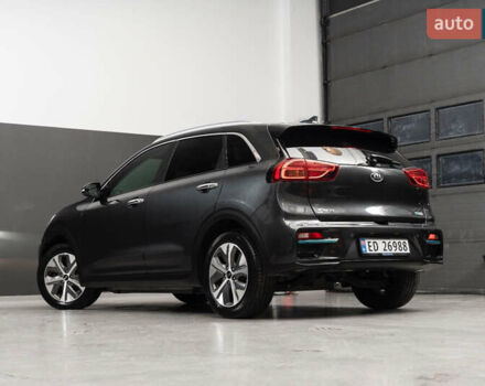 Сірий Кіа Niro, об'ємом двигуна 0 л та пробігом 77 тис. км за 14950 $, фото 1 на Automoto.ua