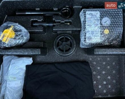 Сірий Кіа Niro, об'ємом двигуна 0 л та пробігом 100 тис. км за 21900 $, фото 80 на Automoto.ua