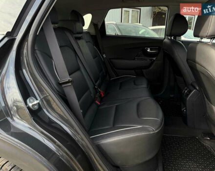 Серый Киа Niro, объемом двигателя 0 л и пробегом 82 тыс. км за 22900 $, фото 92 на Automoto.ua