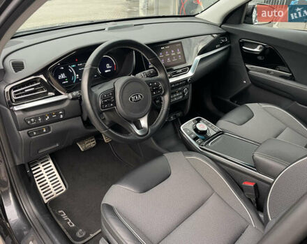 Сірий Кіа Niro, об'ємом двигуна 0 л та пробігом 52 тис. км за 22999 $, фото 49 на Automoto.ua