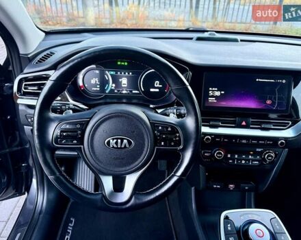 Киа Niro 2021 в Бердичеве на Automoto.ua Серый Киа Niro, объемом двигателя 0 л и пробегом 82 тыс. км за 19250 $, фото 55 на Automoto.ua