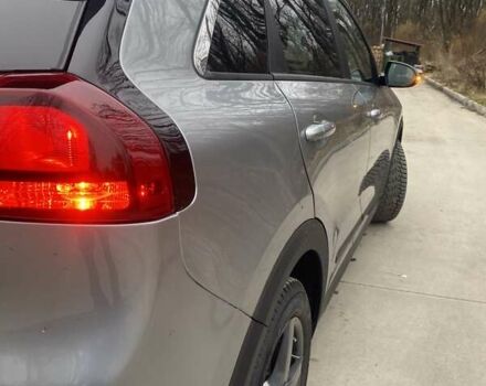 Серый Киа Niro, объемом двигателя 0 л и пробегом 54 тыс. км за 19999 $, фото 1 на Automoto.ua