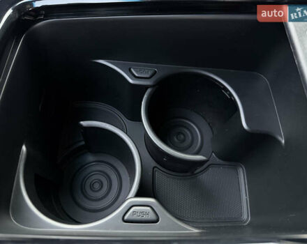 Сірий Кіа Niro, об'ємом двигуна 0 л та пробігом 97 тис. км за 22900 $, фото 68 на Automoto.ua