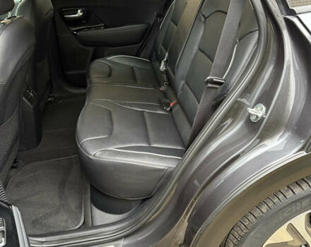 Сірий Кіа Niro, об'ємом двигуна 0 л та пробігом 50 тис. км за 22300 $, фото 66 на Automoto.ua