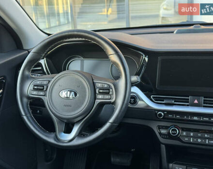 Серый Киа Niro, объемом двигателя 0 л и пробегом 139 тыс. км за 17999 $, фото 52 на Automoto.ua