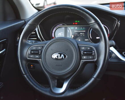 Серый Киа Niro, объемом двигателя 0 л и пробегом 23 тыс. км за 24590 $, фото 25 на Automoto.ua